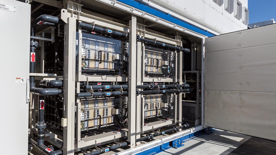 可持续发展目标的一部分&E's lithium-ion battery energy storage facility in Escondido, CA, 美国